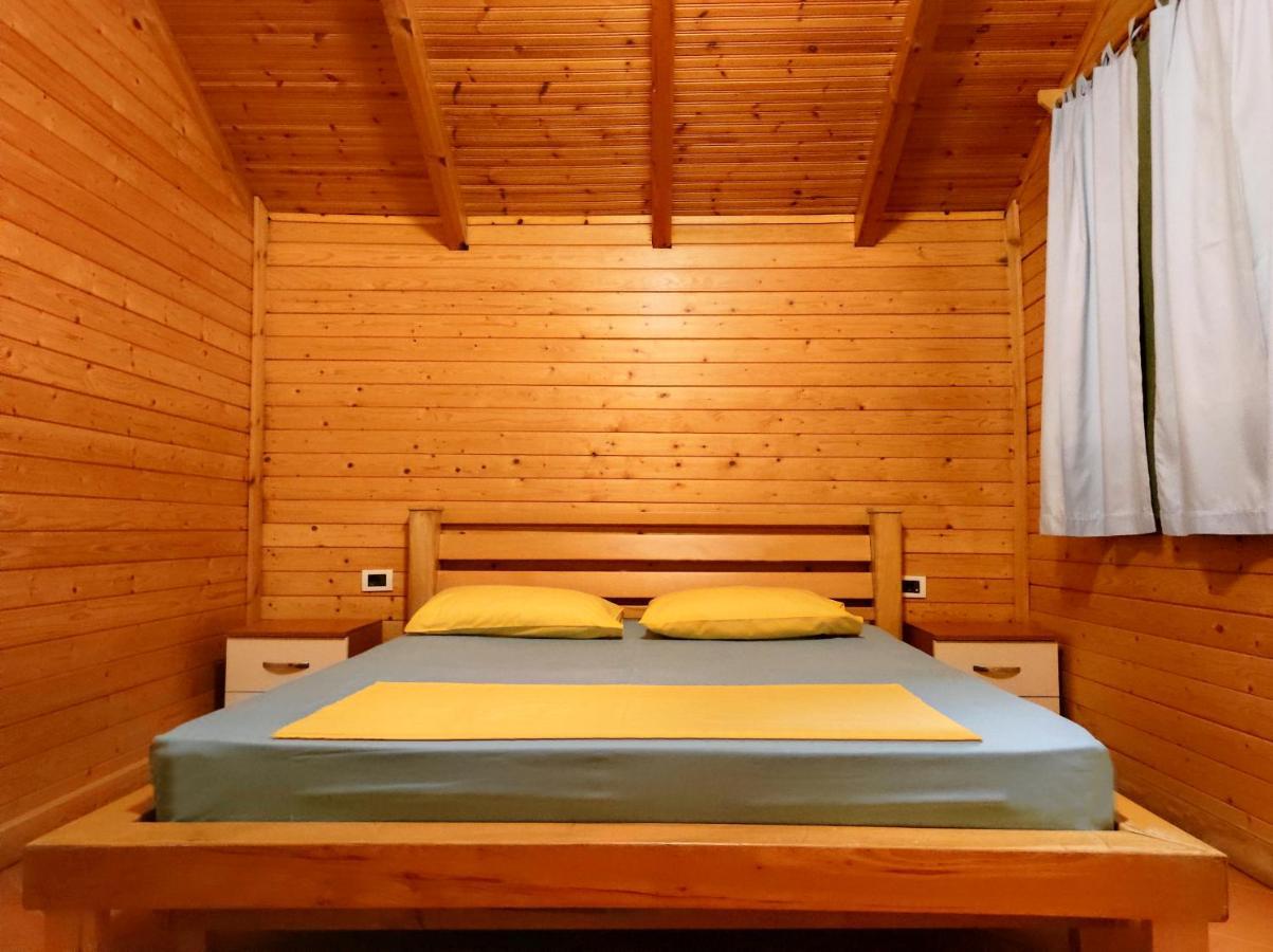 Guesthouse Vila Druri Dhermi Bagian luar foto