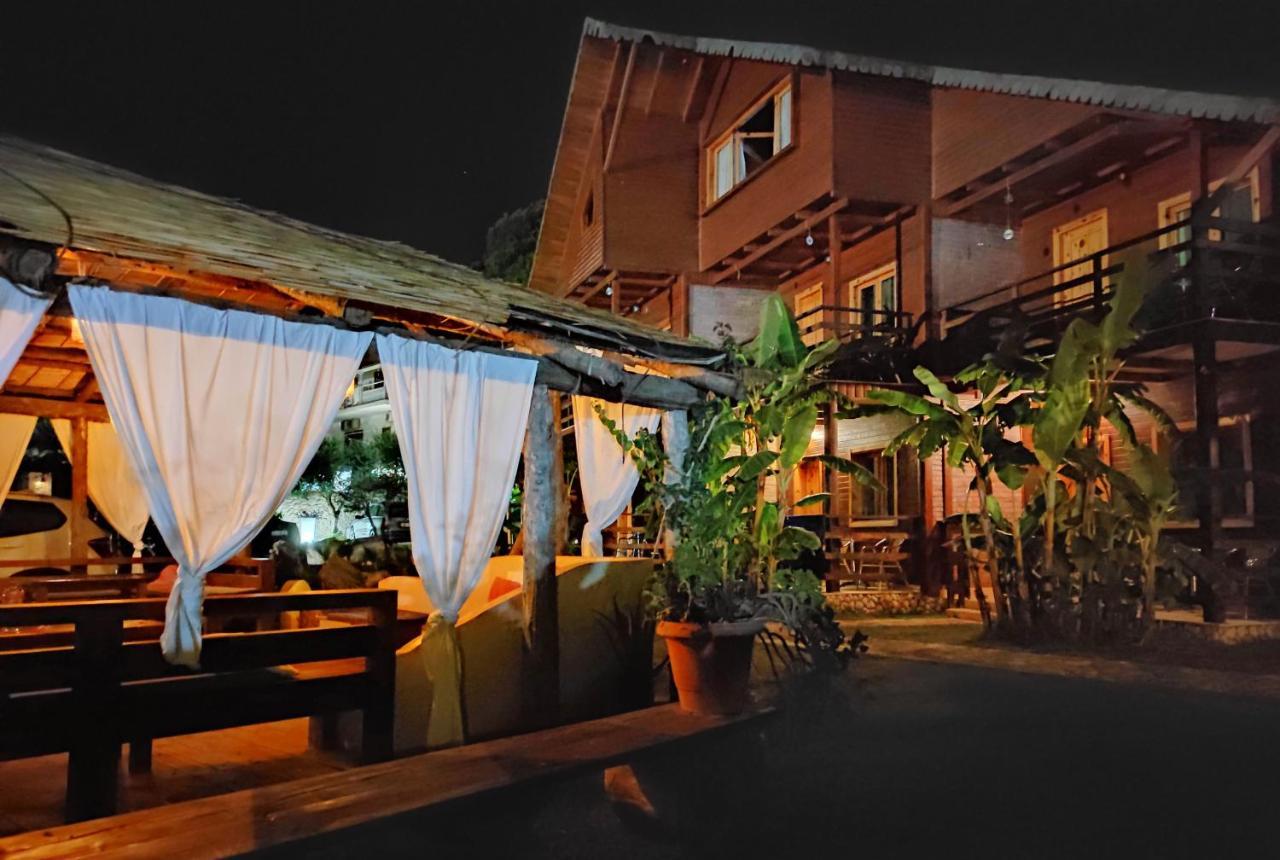 Guesthouse Vila Druri Dhermi Bagian luar foto