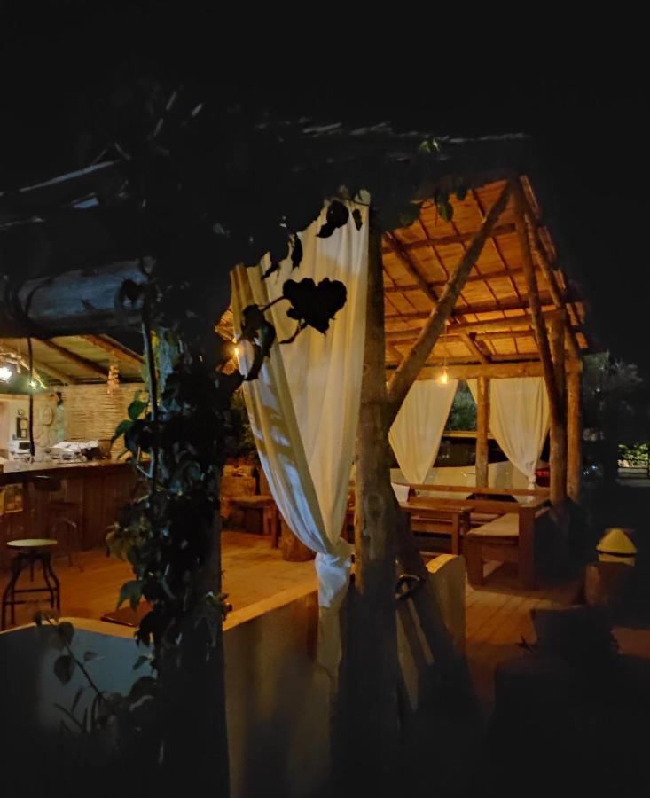 Guesthouse Vila Druri Dhermi Bagian luar foto