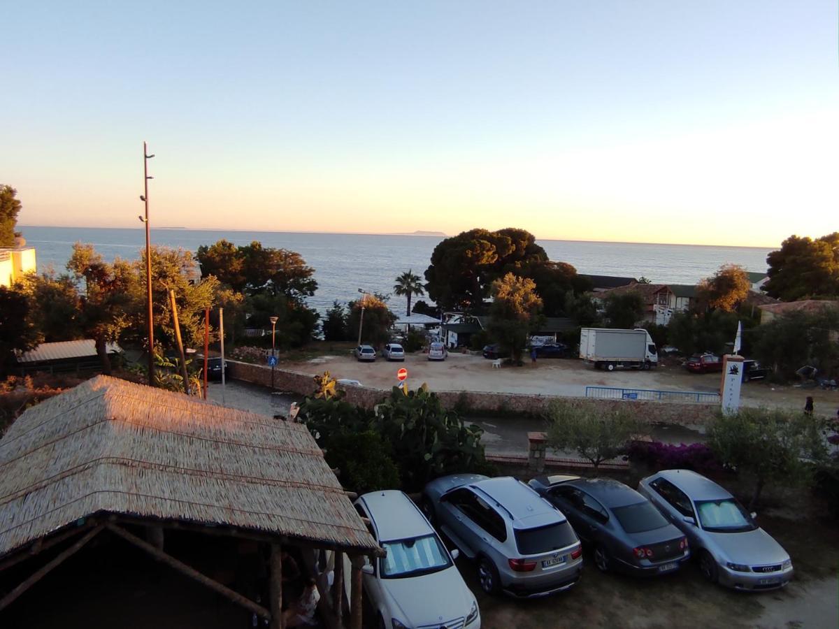 Guesthouse Vila Druri Dhermi Bagian luar foto