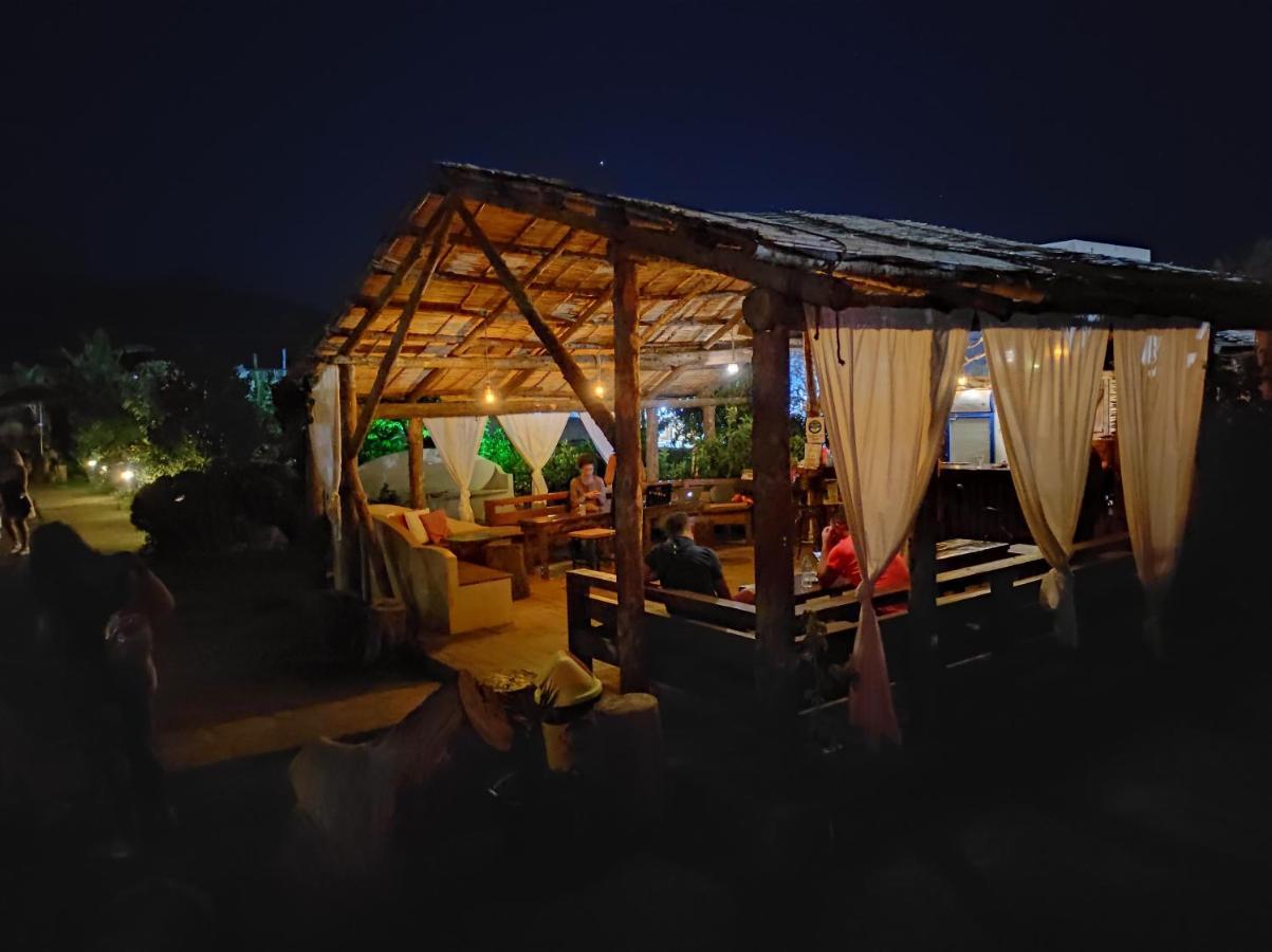 Guesthouse Vila Druri Dhermi Bagian luar foto