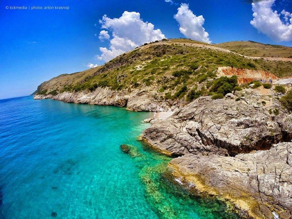 Guesthouse Vila Druri Dhermi Bagian luar foto